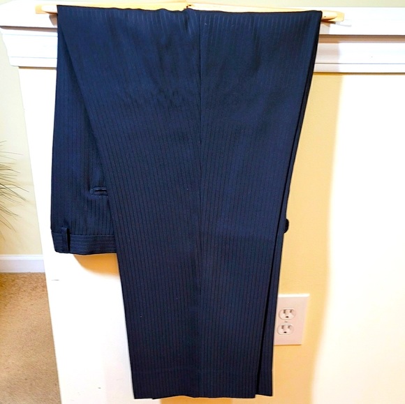 Lineage | Milan Tailored Made Suit | New York - Picture 7 of 16